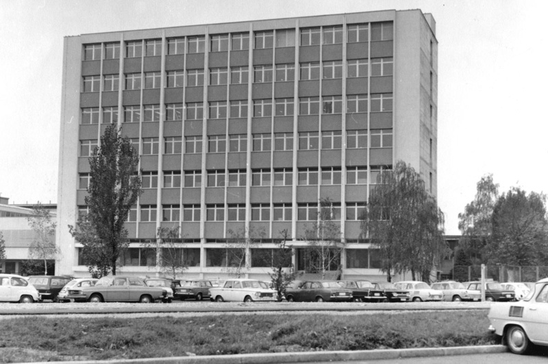 Juno krilo izgraeno je poetkom sedamdesetih / Southern part of building was bulid in the beginning of seventies